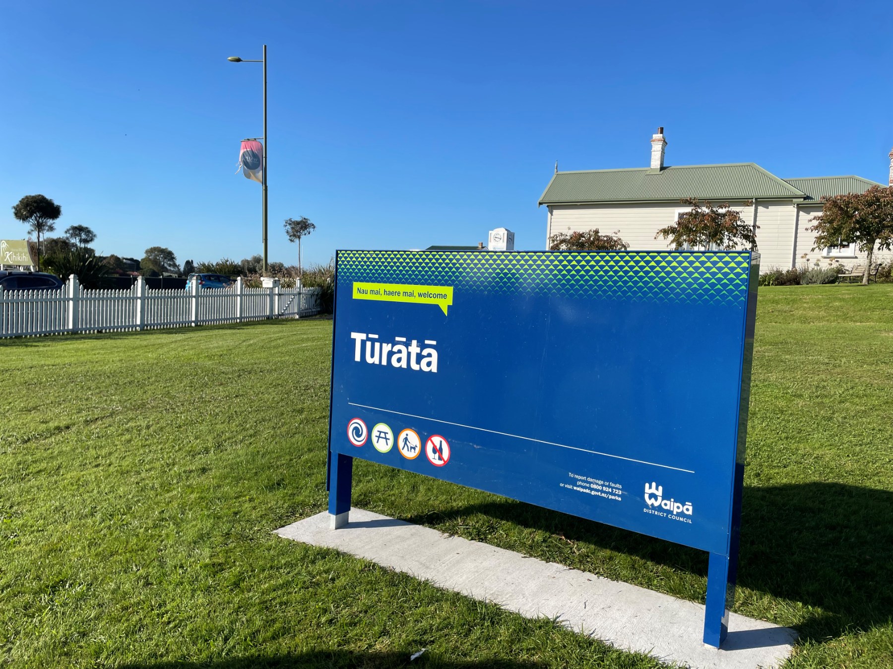 Tai Huata led the karakia at the unveiling of the new signage.